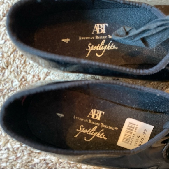 ABT American Ballet Theatre Spotlights kids 4 Black Patent Leather Tap Shoes - Picture 4 of 6